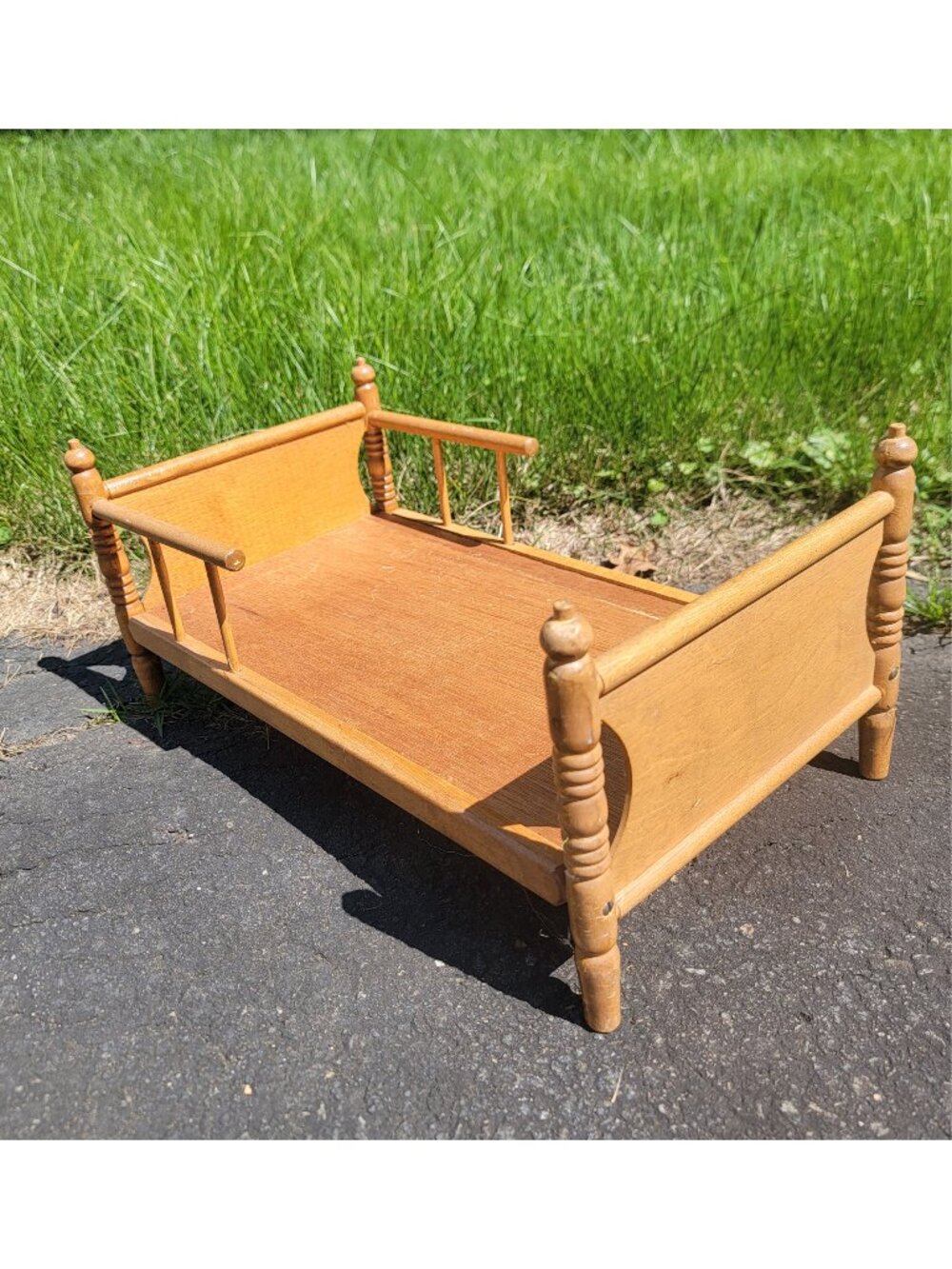 ❝ wooden 18" doll bed 🛏️. ❞